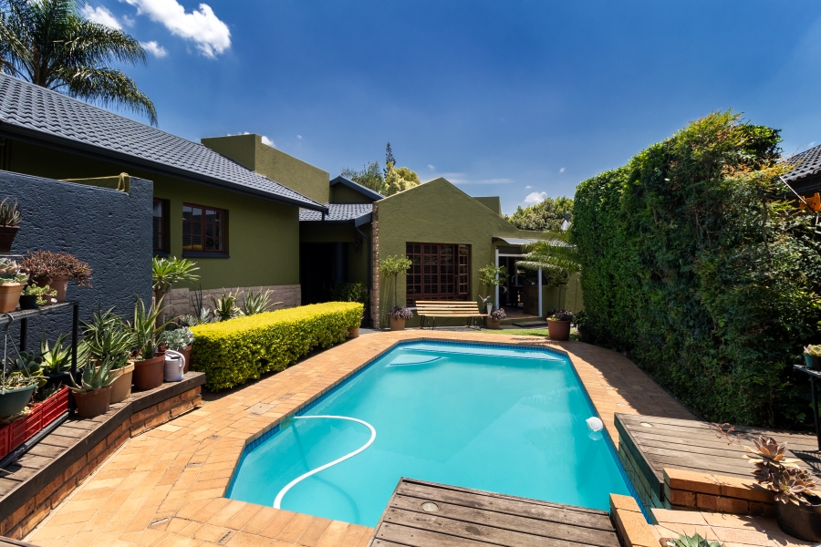 3 Bedroom Property for Sale in Faerie Glen Gauteng