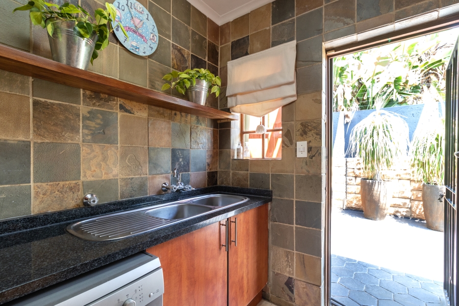 3 Bedroom Property for Sale in Faerie Glen Gauteng