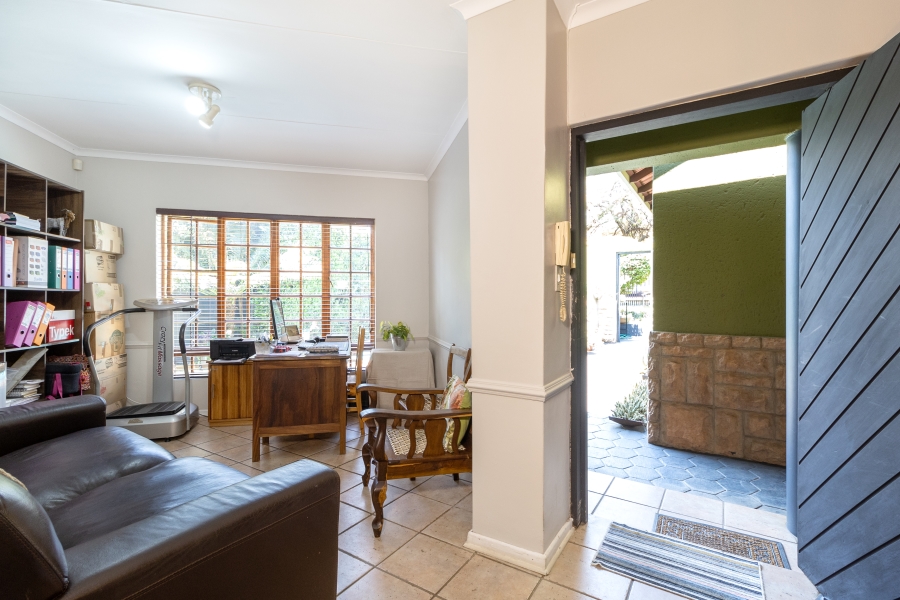 3 Bedroom Property for Sale in Faerie Glen Gauteng