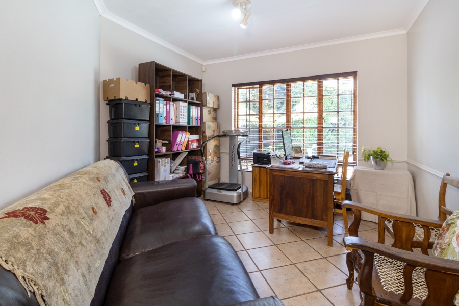 3 Bedroom Property for Sale in Faerie Glen Gauteng