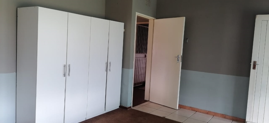 5 Bedroom Property for Sale in Rensburg Gauteng