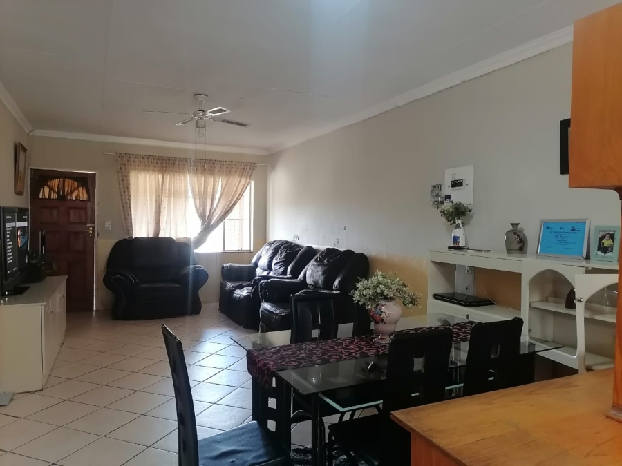 5 Bedroom Property for Sale in Rensburg Gauteng