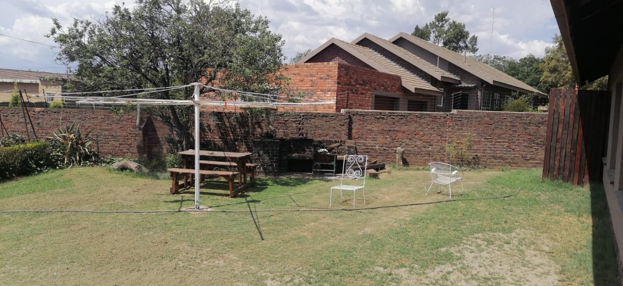 5 Bedroom Property for Sale in Rensburg Gauteng