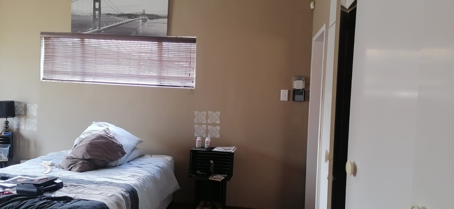 5 Bedroom Property for Sale in Rensburg Gauteng