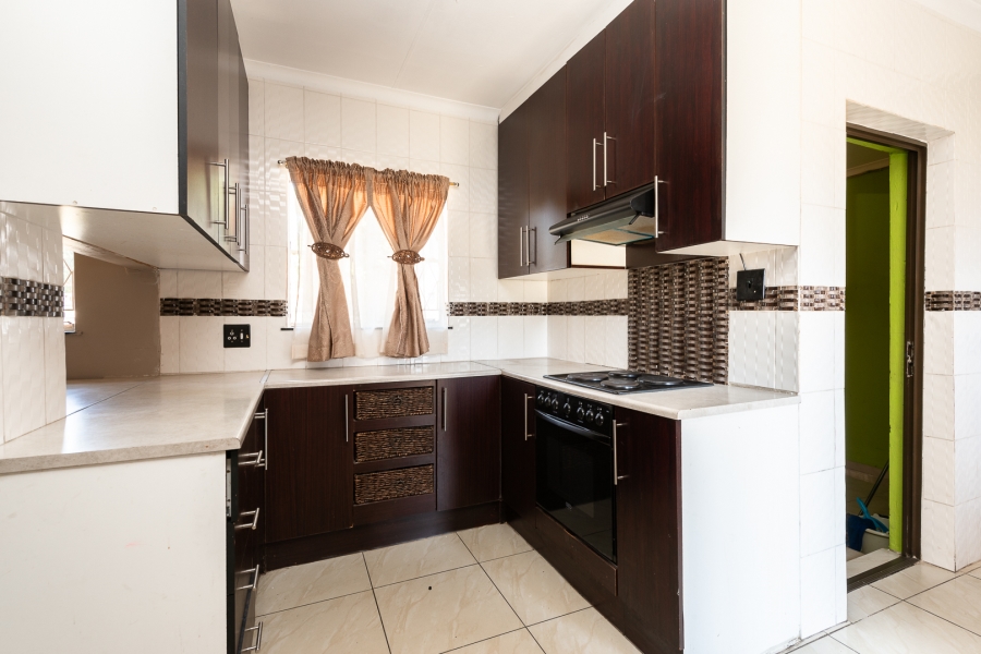 3 Bedroom Property for Sale in Brackendowns Gauteng