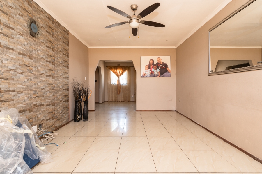 3 Bedroom Property for Sale in Brackendowns Gauteng