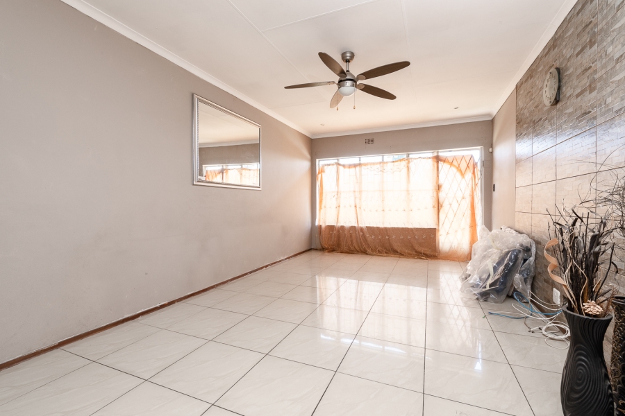 3 Bedroom Property for Sale in Brackendowns Gauteng