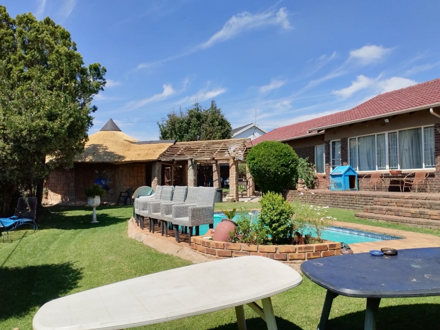 5 Bedroom Property for Sale in Norkem Park Gauteng