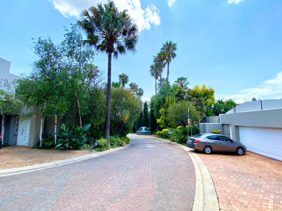 To Let 4 Bedroom Property for Rent in Sandhurst Gauteng