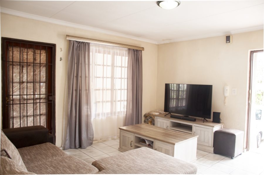 2 Bedroom Property for Sale in Halfway Gardens Gauteng