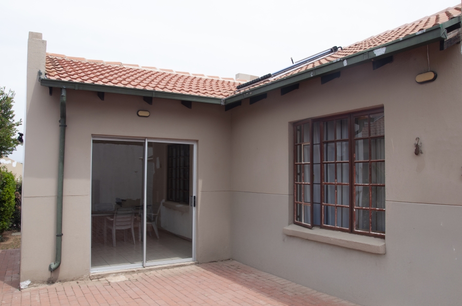 2 Bedroom Property for Sale in Halfway Gardens Gauteng