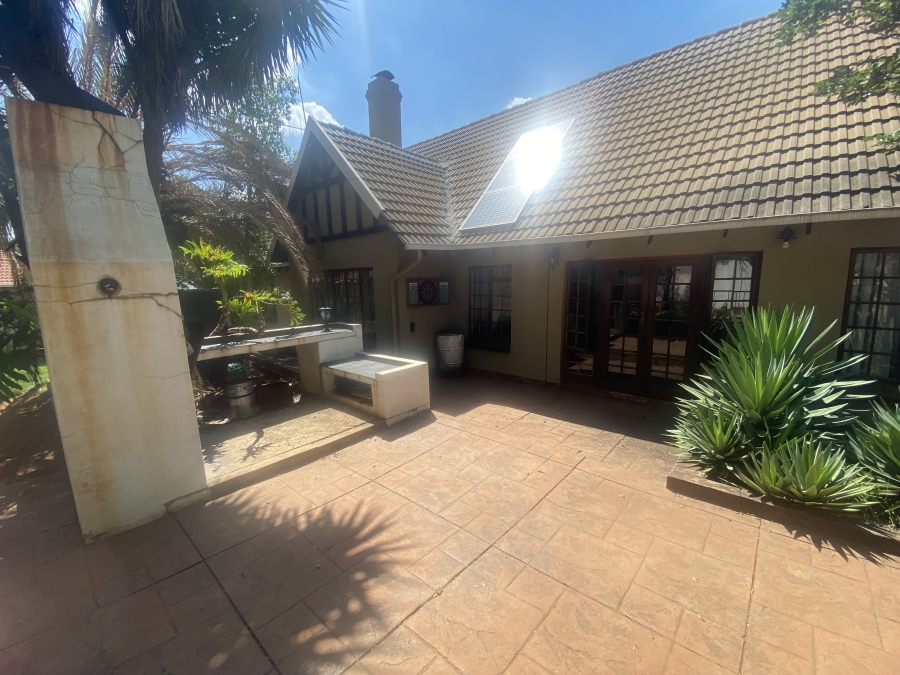 To Let 3 Bedroom Property for Rent in Equestria Gauteng