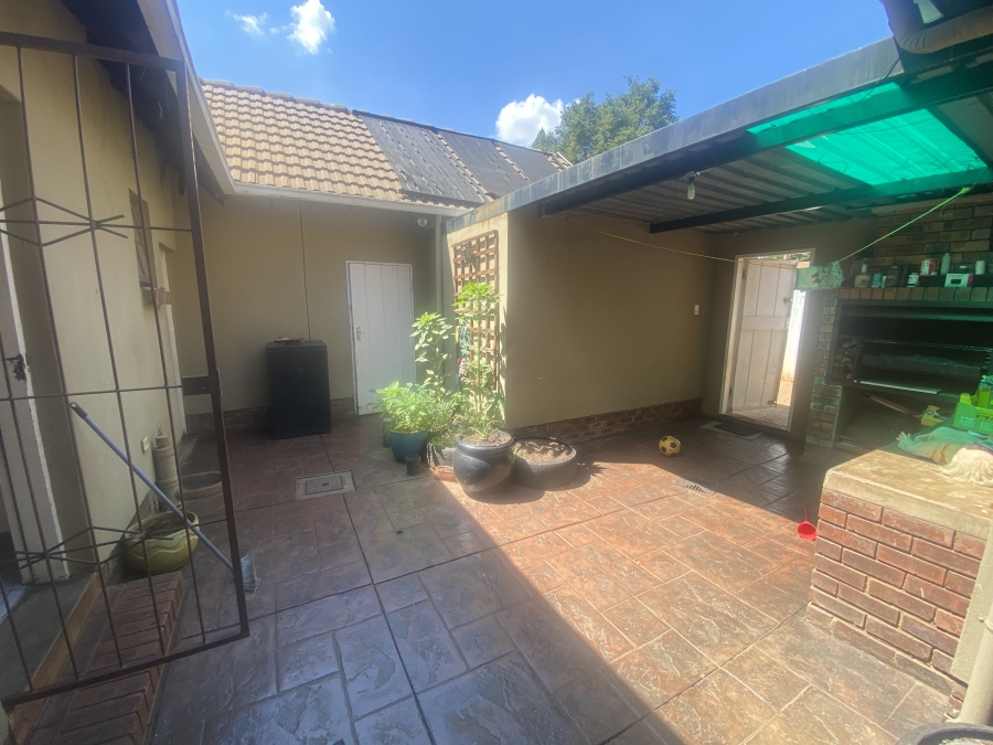 To Let 3 Bedroom Property for Rent in Equestria Gauteng