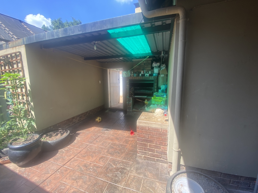 To Let 3 Bedroom Property for Rent in Equestria Gauteng