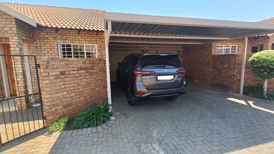 3 Bedroom Property for Sale in Annlin Gauteng