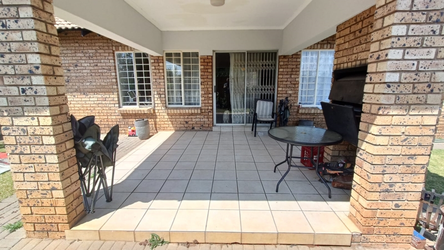 3 Bedroom Property for Sale in Annlin Gauteng