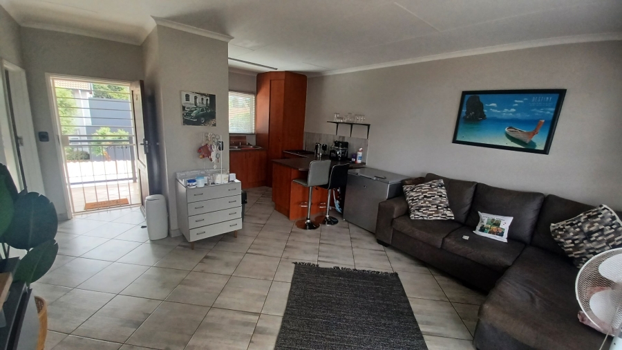 1 Bedroom Property for Sale in Annlin Gauteng