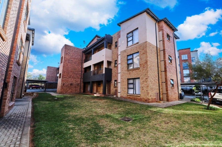 2 Bedroom Property for Sale in North Riding Gauteng