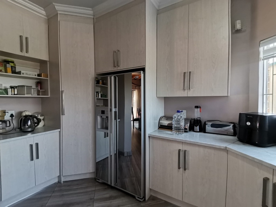 3 Bedroom Property for Sale in Bassonia Gauteng