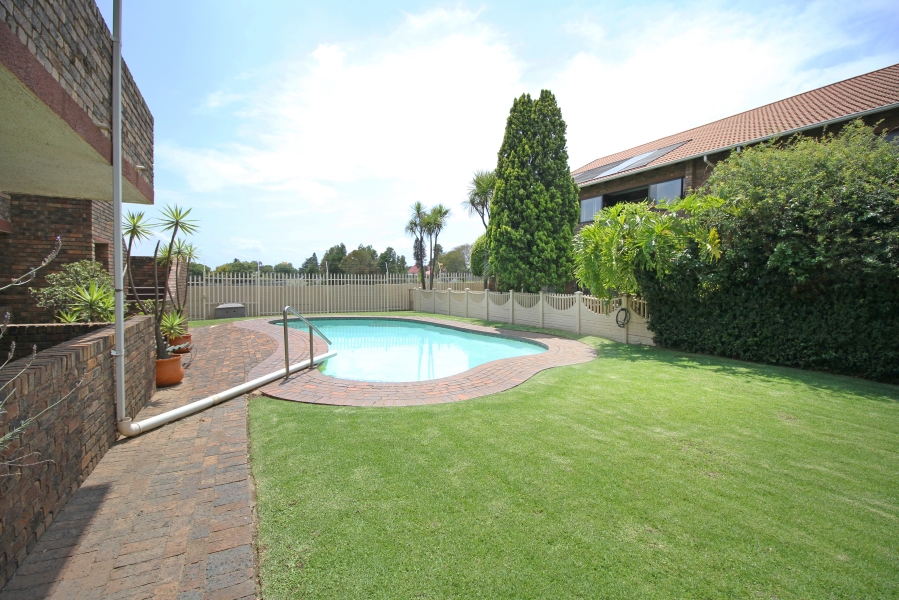 2 Bedroom Property for Sale in Northcliff Gauteng