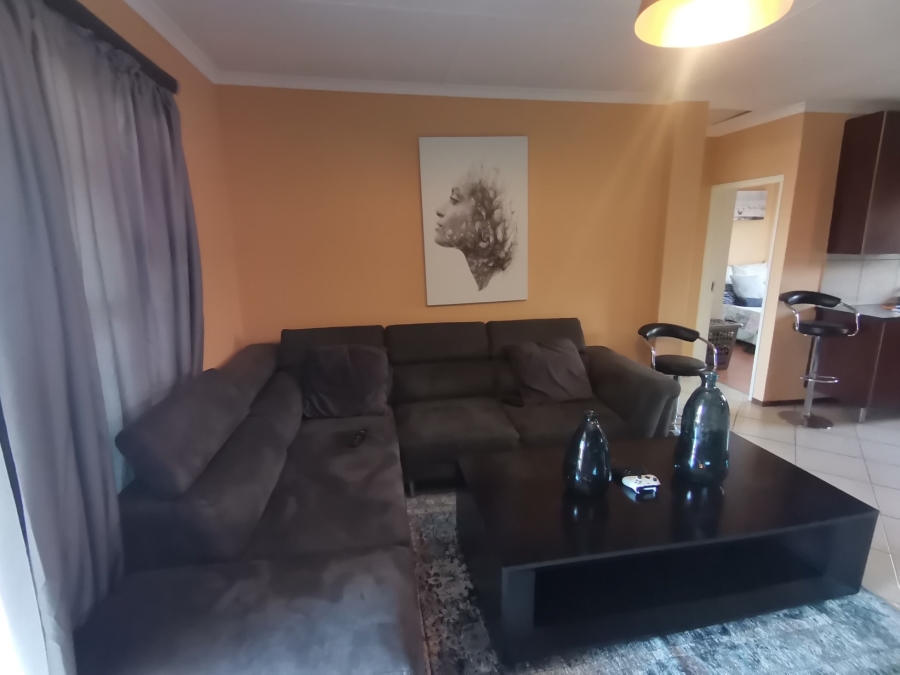 2 Bedroom Property for Sale in Albertsdal Gauteng