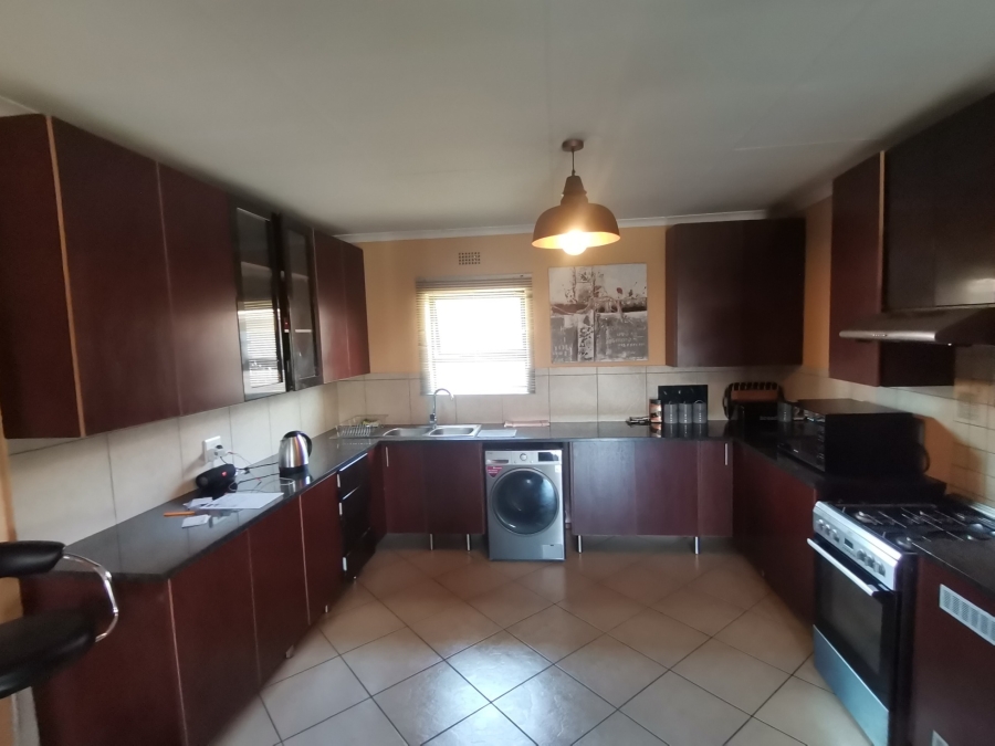 2 Bedroom Property for Sale in Albertsdal Gauteng