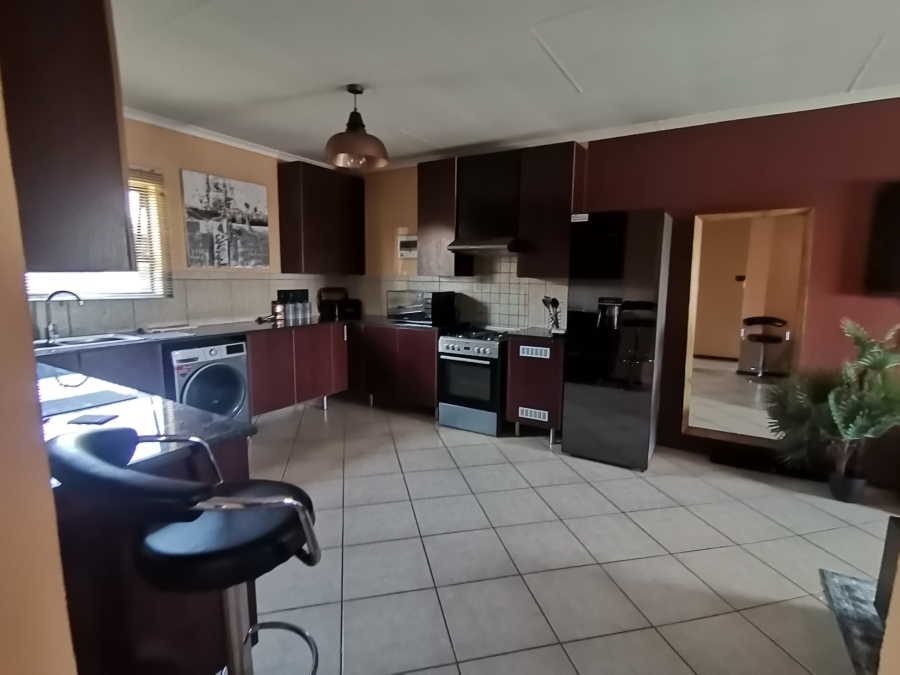 2 Bedroom Property for Sale in Albertsdal Gauteng