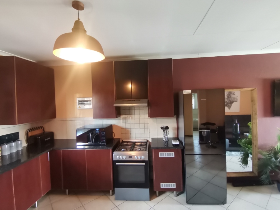 2 Bedroom Property for Sale in Albertsdal Gauteng