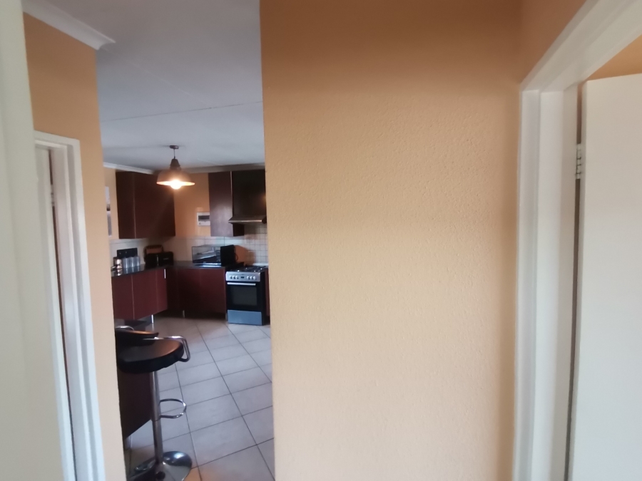 2 Bedroom Property for Sale in Albertsdal Gauteng