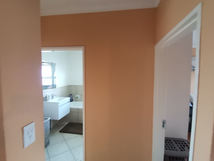 2 Bedroom Property for Sale in Albertsdal Gauteng