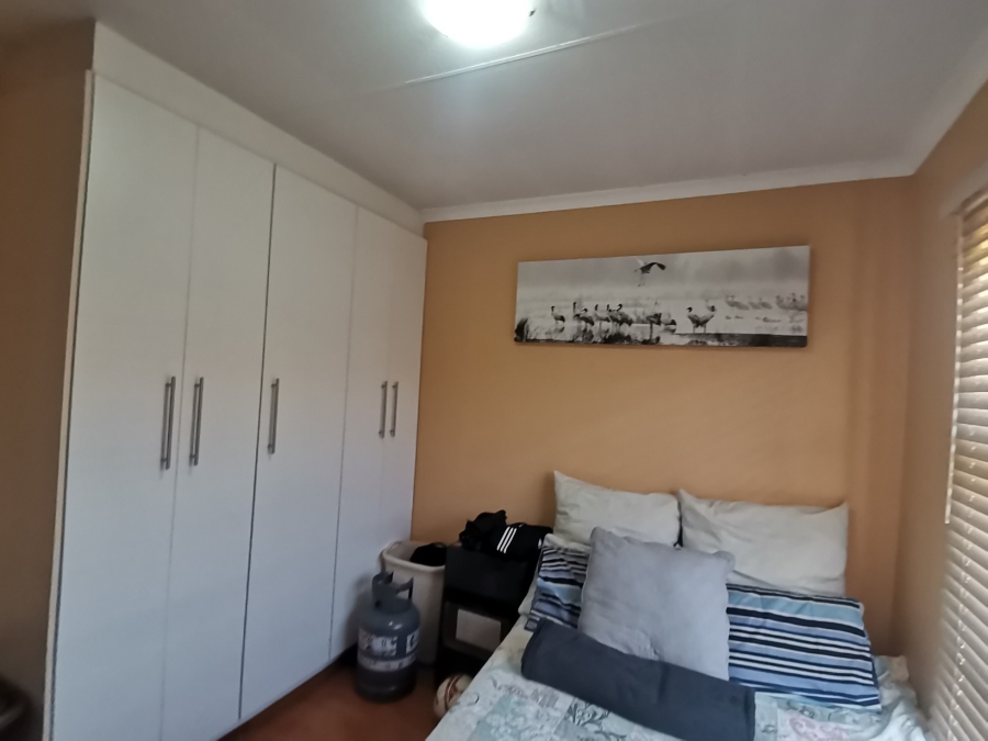 2 Bedroom Property for Sale in Albertsdal Gauteng