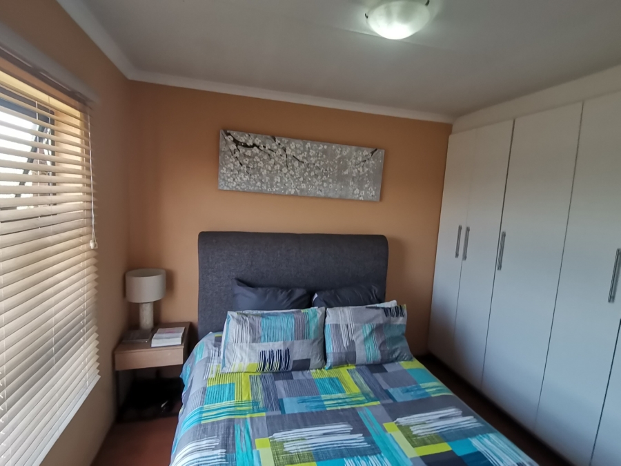 2 Bedroom Property for Sale in Albertsdal Gauteng