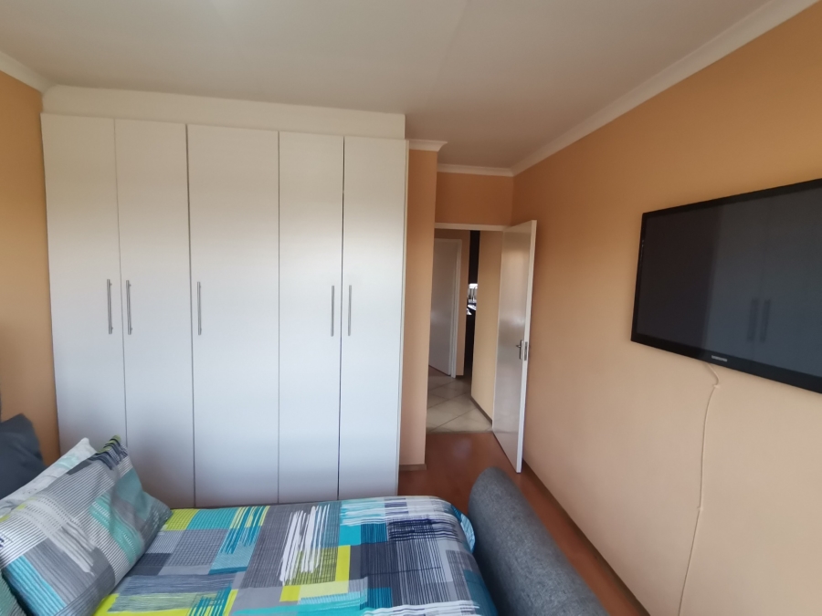 2 Bedroom Property for Sale in Albertsdal Gauteng