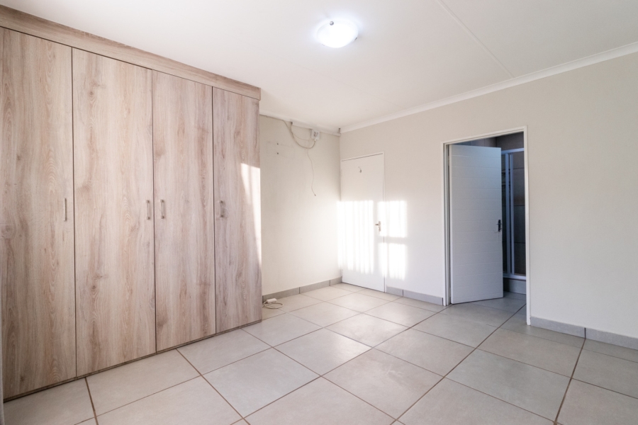 3 Bedroom Property for Sale in Goedeburg Gauteng