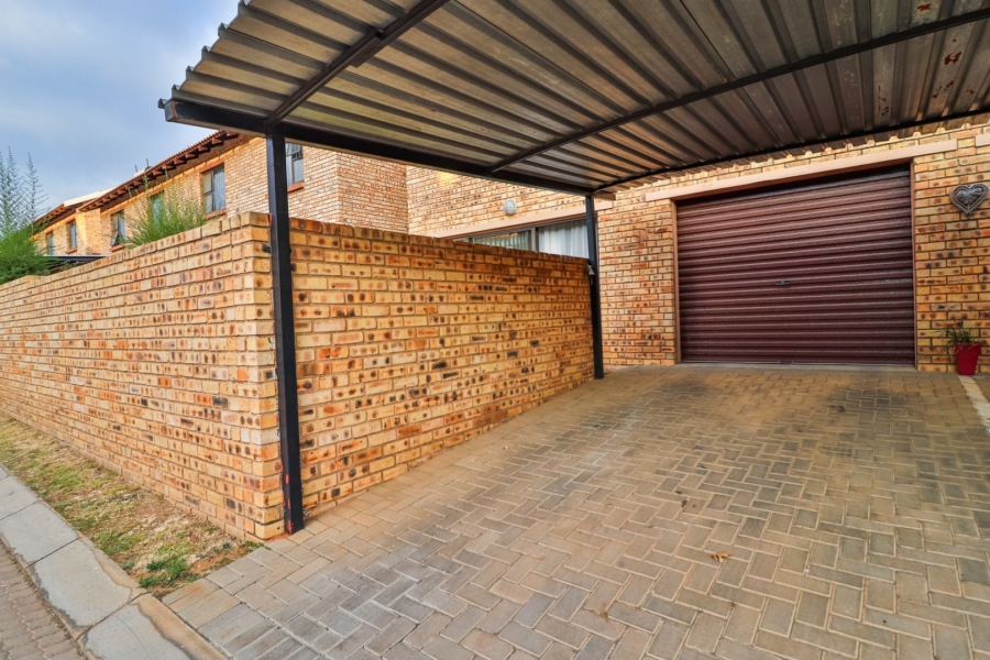 3 Bedroom Property for Sale in Goedeburg Gauteng