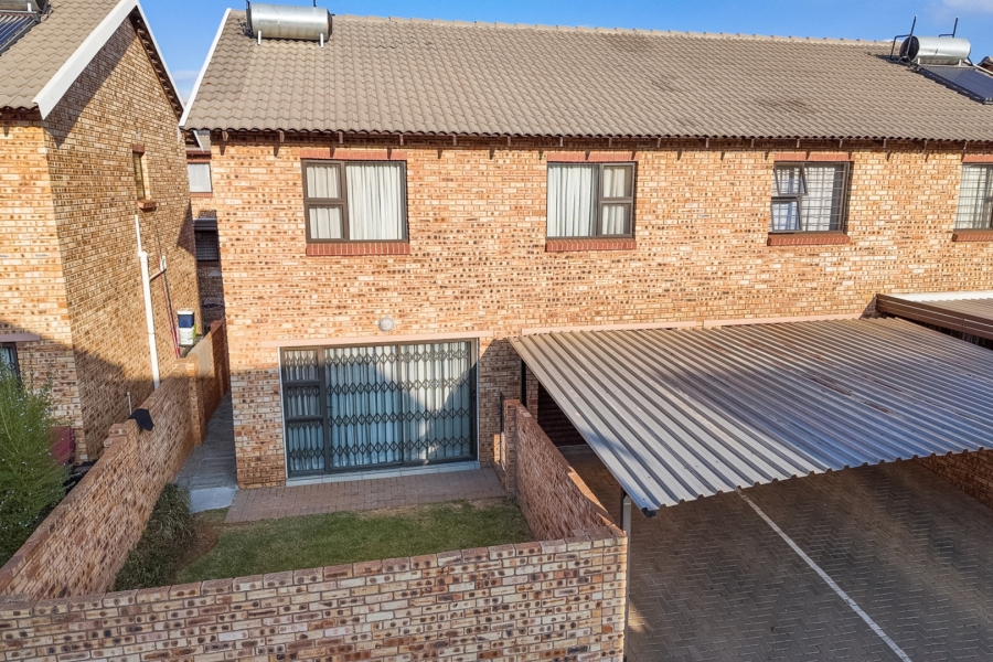 3 Bedroom Property for Sale in Goedeburg Gauteng