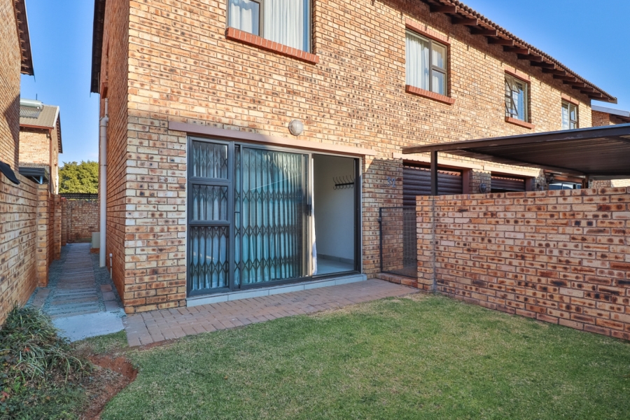 3 Bedroom Property for Sale in Goedeburg Gauteng