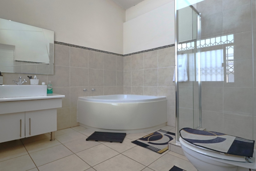 2 Bedroom Property for Sale in Bryanston Gauteng