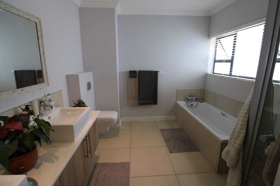 To Let 2 Bedroom Property for Rent in Bryanston Gauteng