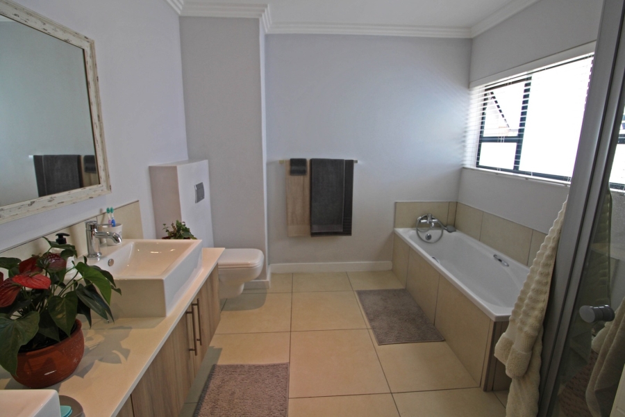 To Let 2 Bedroom Property for Rent in Bryanston Gauteng