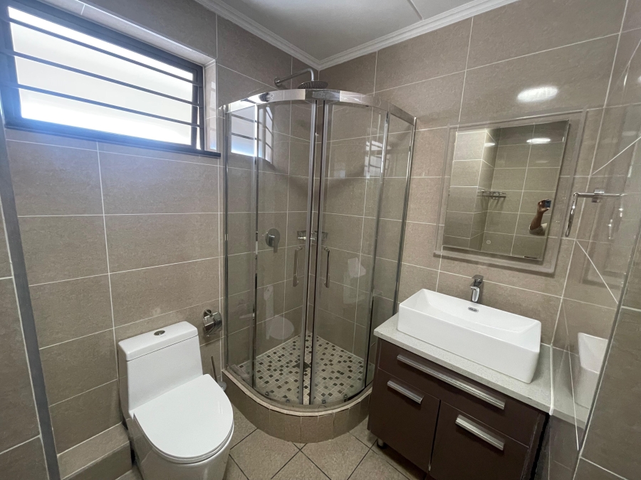 1 Bedroom Property for Sale in Blue Hills Gauteng