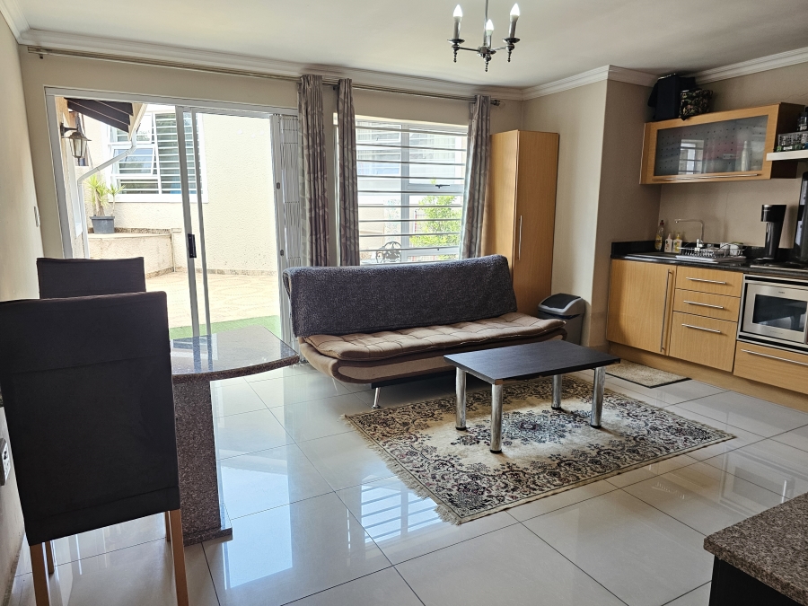 To Let 1 Bedroom Property for Rent in Hurlingham Manor Gauteng