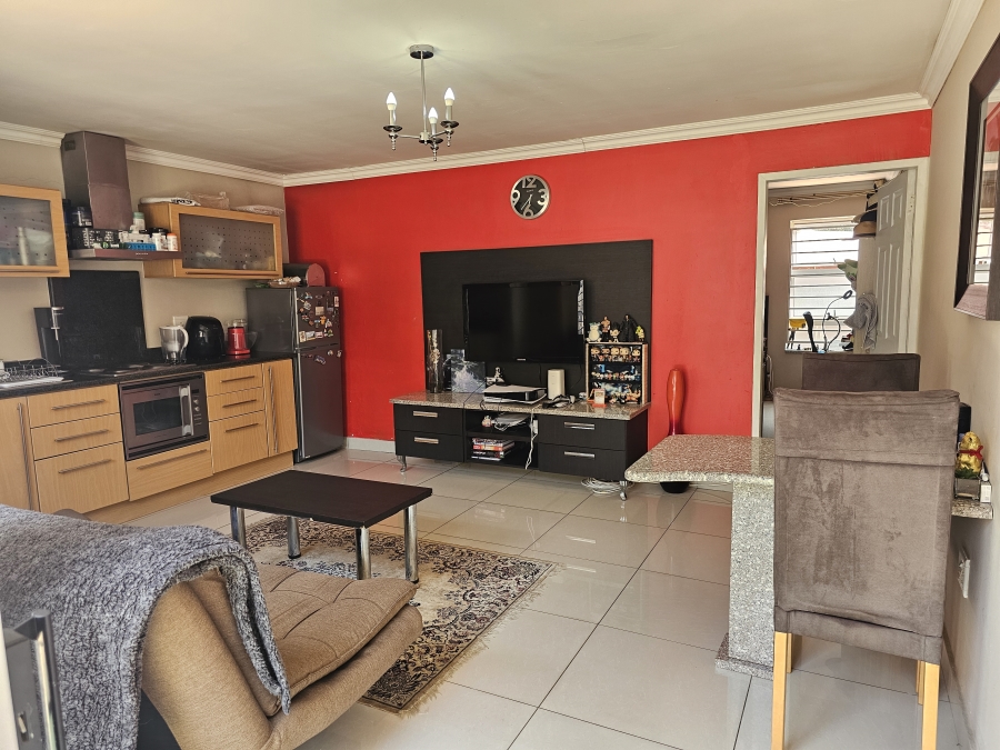 To Let 1 Bedroom Property for Rent in Hurlingham Manor Gauteng