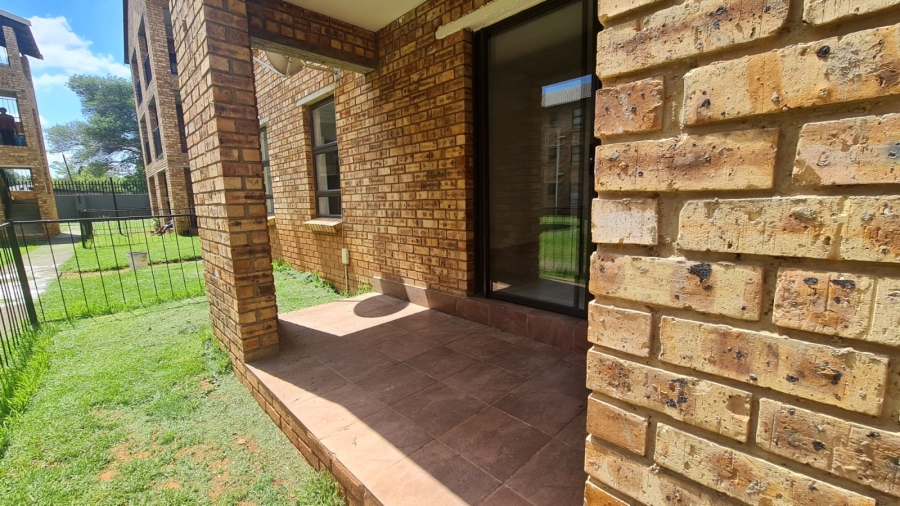 To Let 2 Bedroom Property for Rent in Princess A H Gauteng