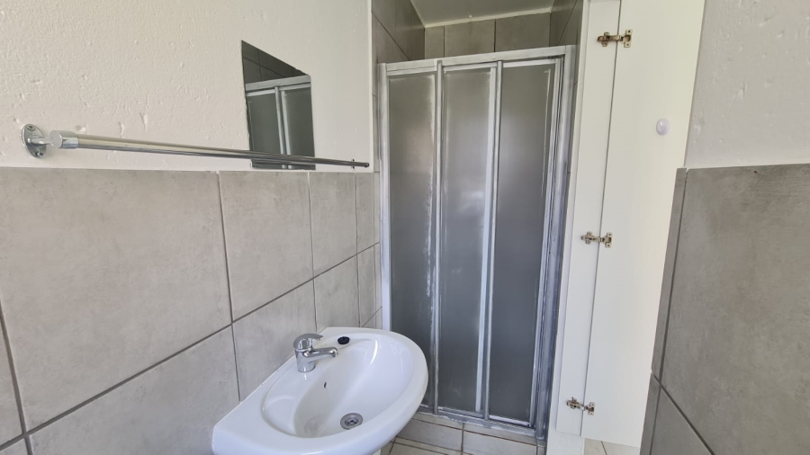 To Let 2 Bedroom Property for Rent in Princess A H Gauteng