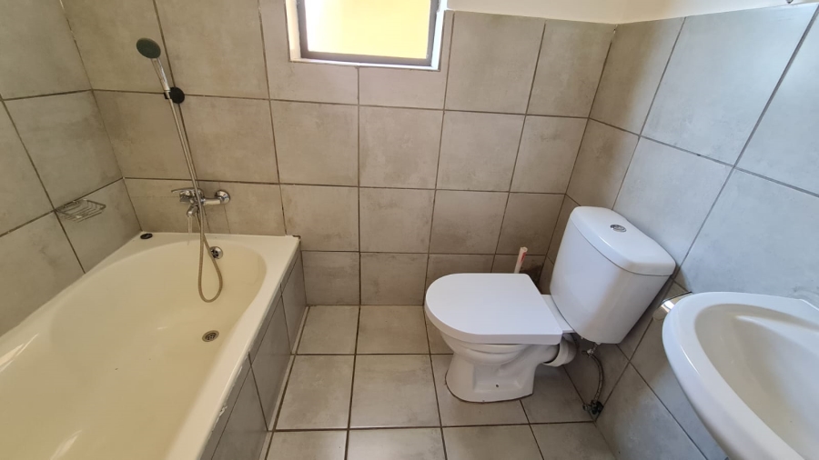 To Let 2 Bedroom Property for Rent in Princess A H Gauteng