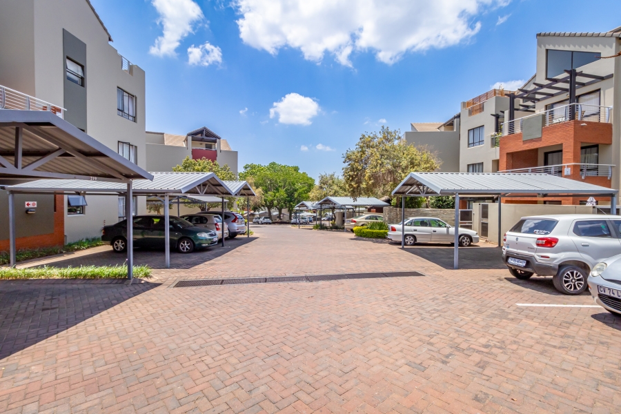 1 Bedroom Property for Sale in Lonehill Gauteng