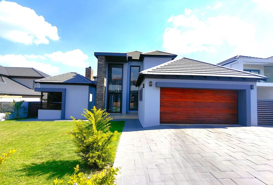 6 Bedroom Property for Sale in Blue Valley Golf Estate Gauteng