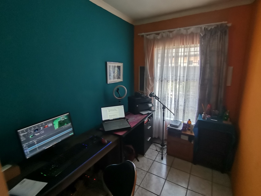 3 Bedroom Property for Sale in Mayberry Park Gauteng