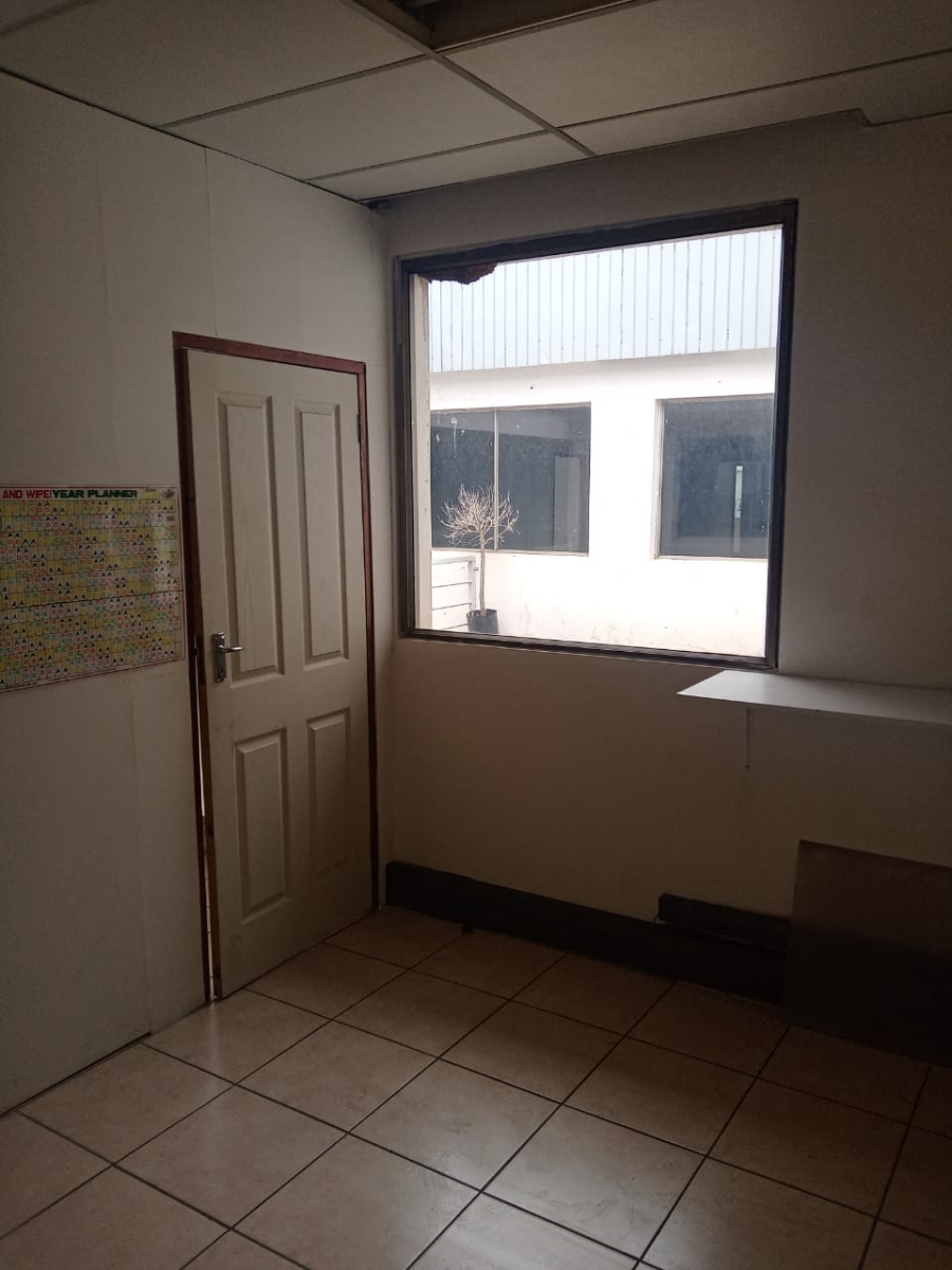 To Let commercial Property for Rent in Anderbolt Gauteng